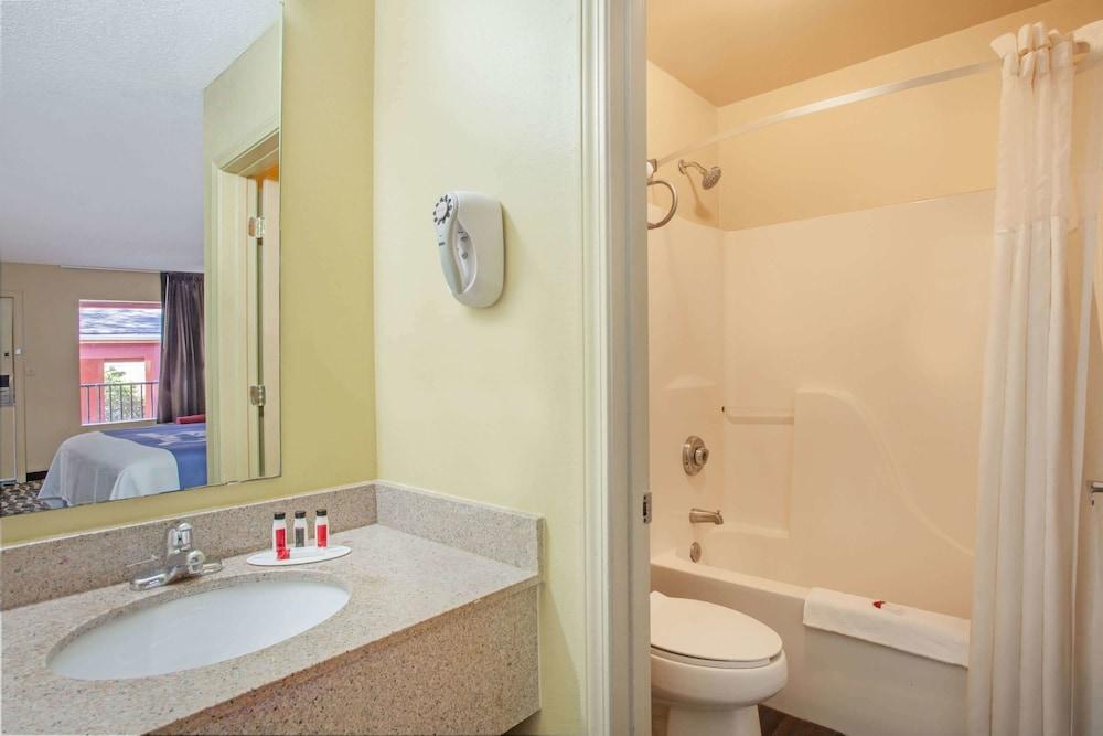 Days By Wyndham I-10 Motel 2*