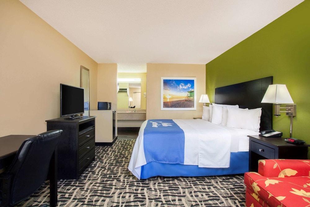 Days By Wyndham I-10 Pensacola