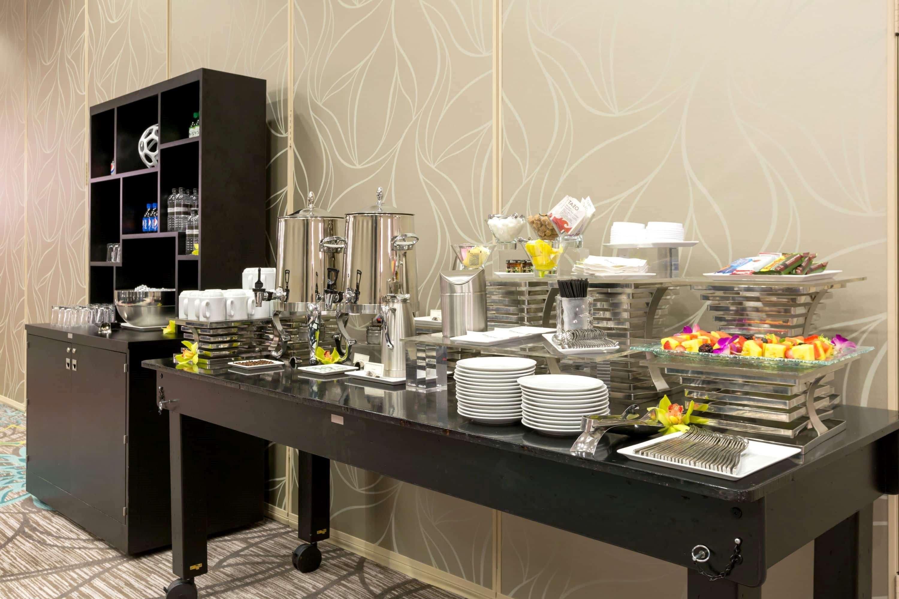 Wyndham Grand At Harbourside Place Hotel