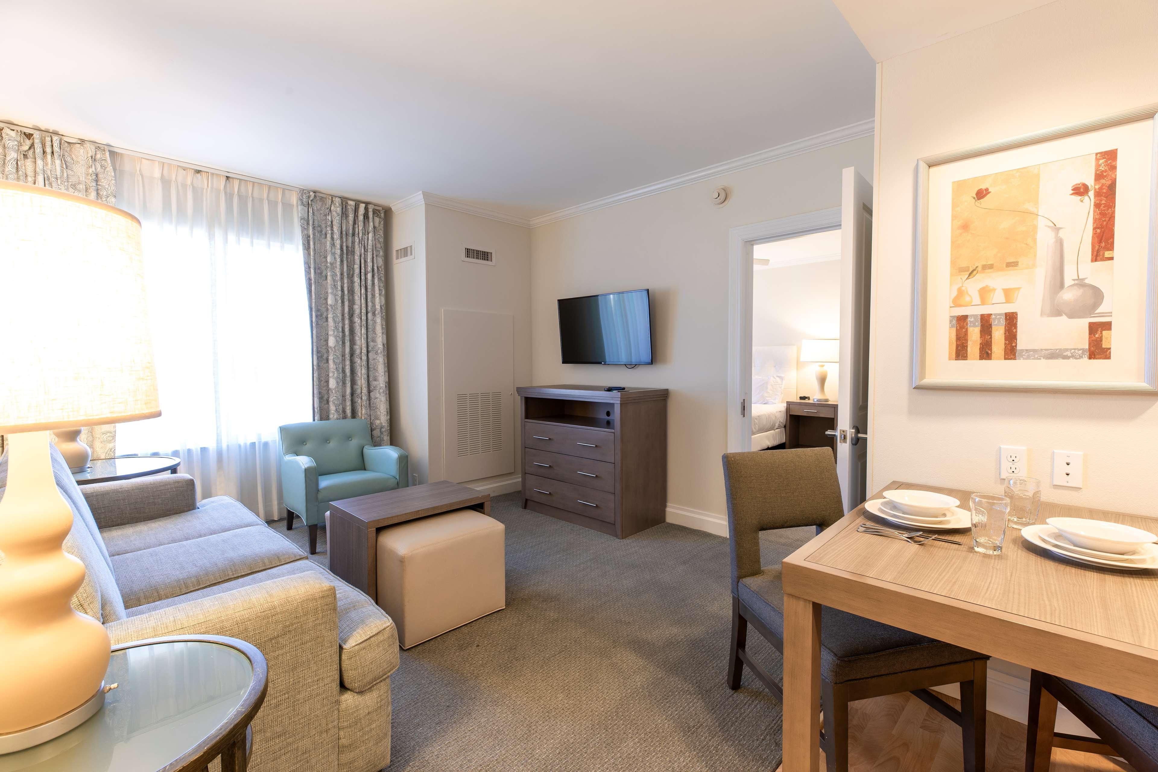 Homewood By Hilton Palm Gardens Hotel