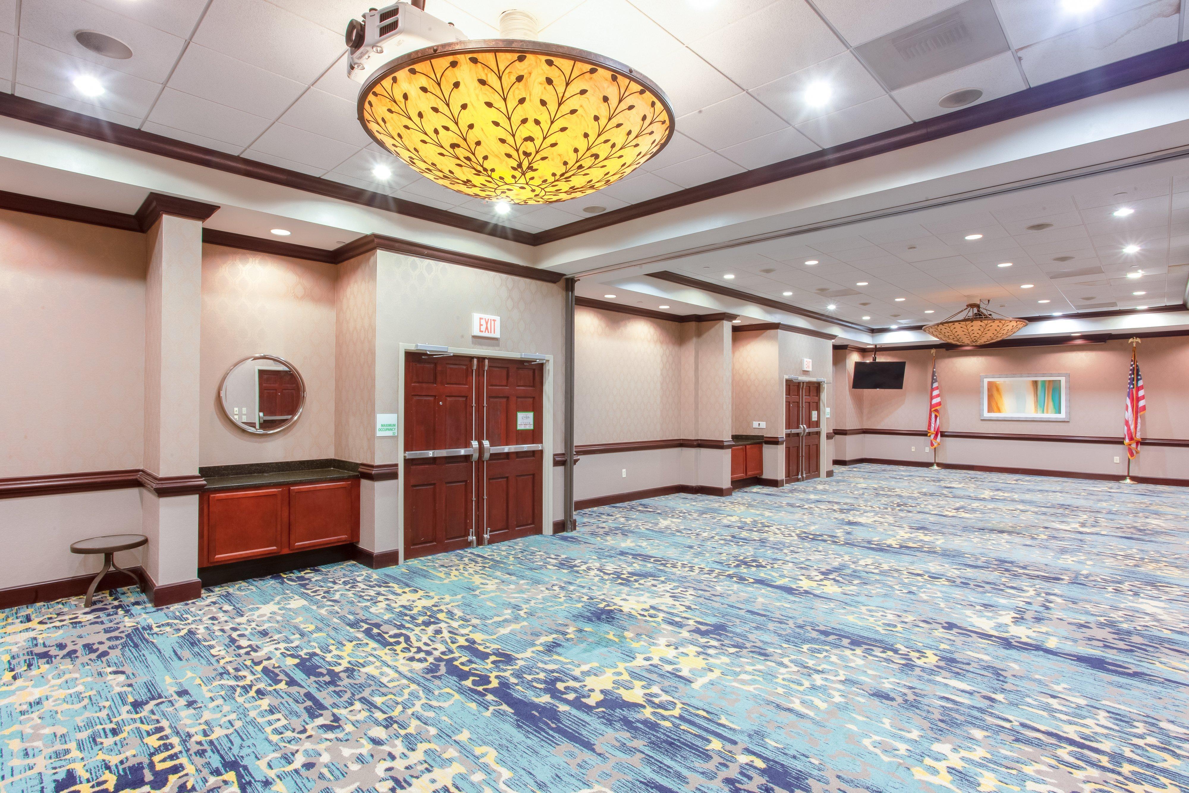 & Conference Center North By Ihg 3*