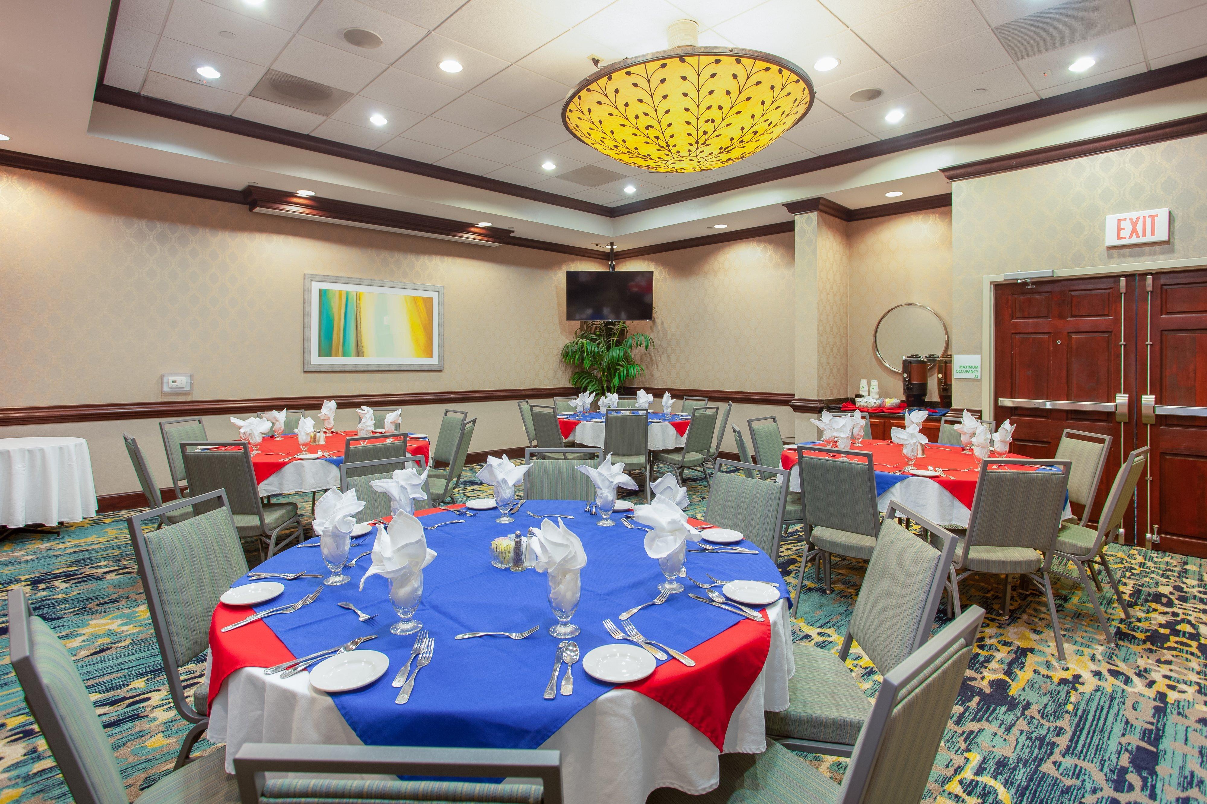 Hotel & Conference Center North By Ihg