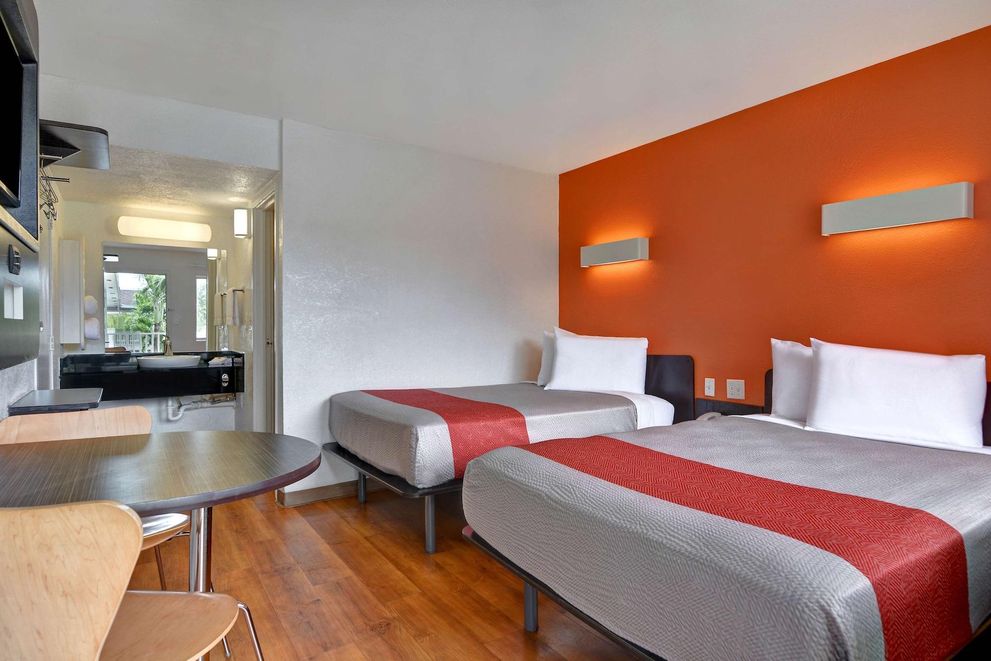 6 Dania Hotel Dania Beach
