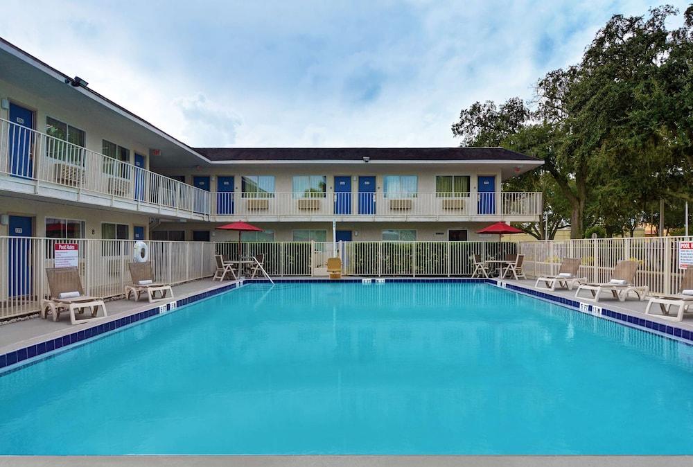 Hotel 6-kissimmee, Fl - Orlando