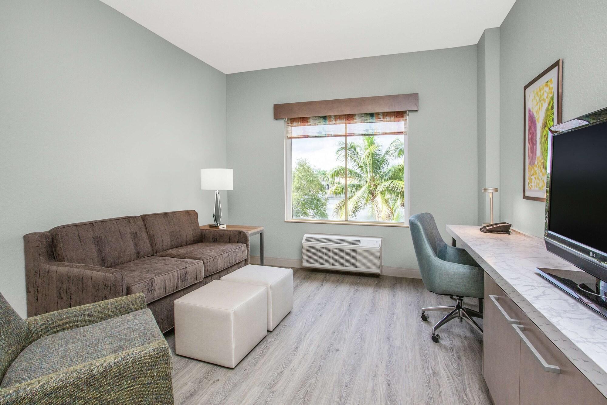 Hilton Garden Palm Gardens Hotel 3*
