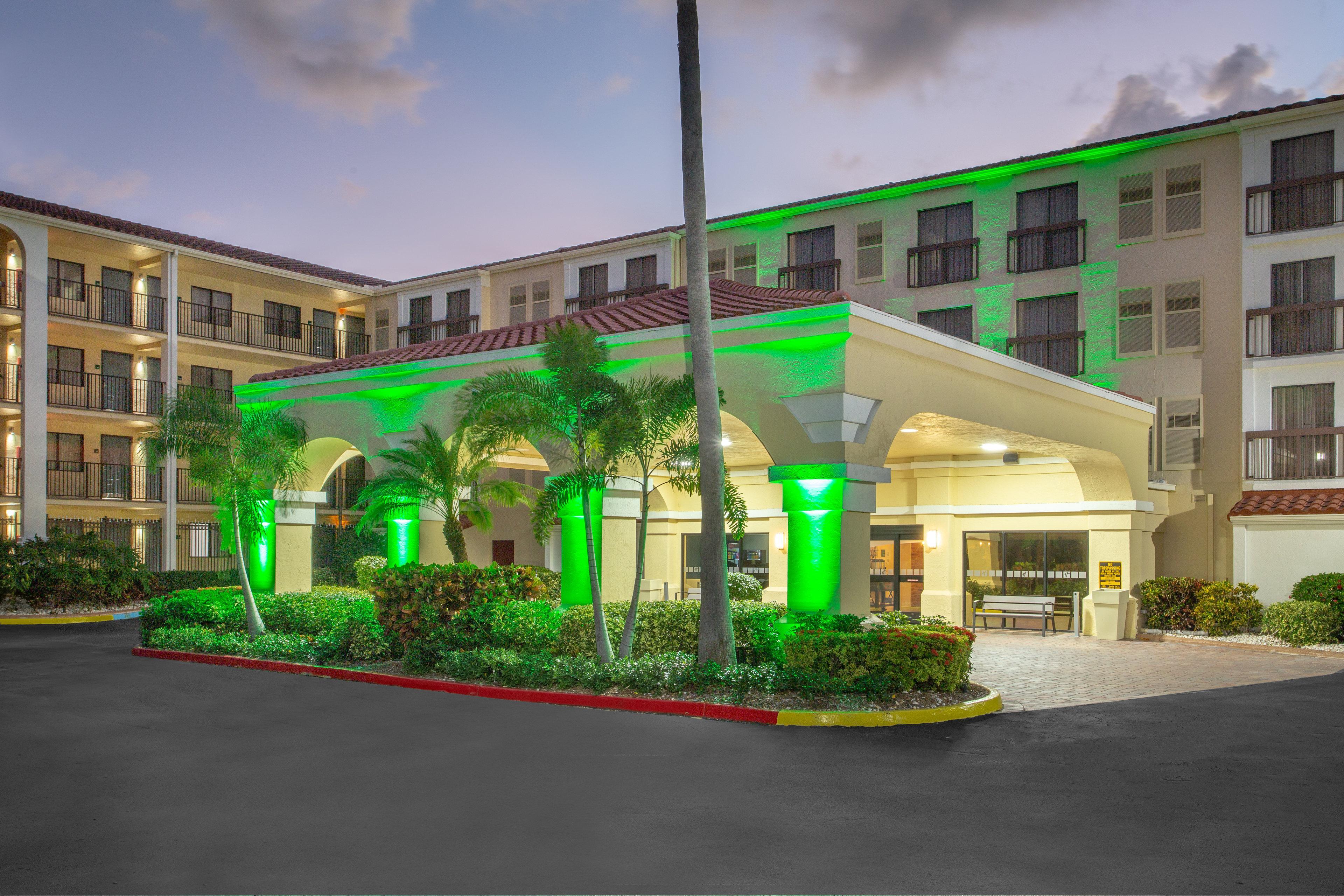 & - North Hotel