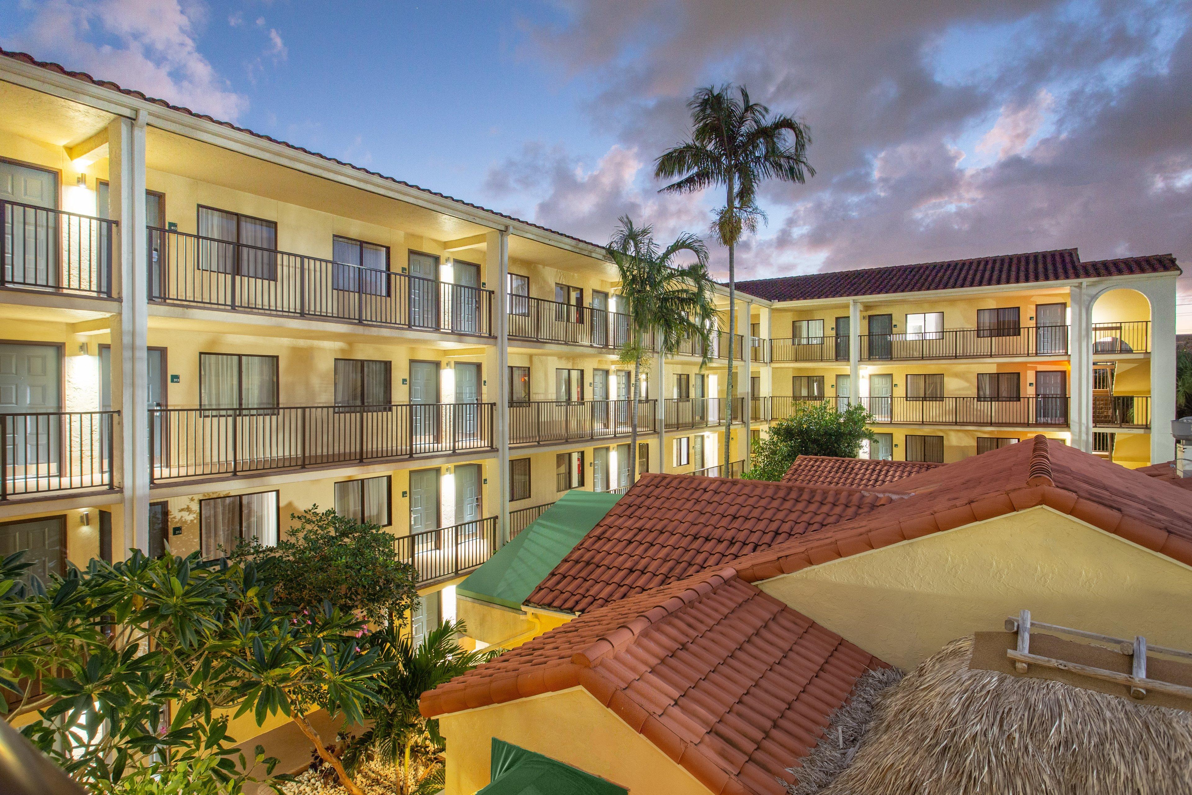 Hotel & - North