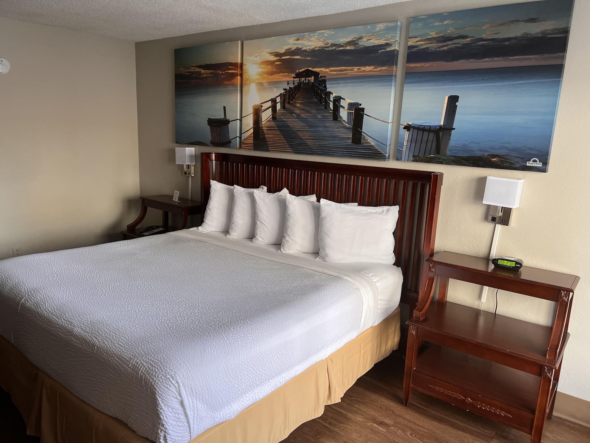 Hotel Days By Wyndham Daytona Speedway 2*