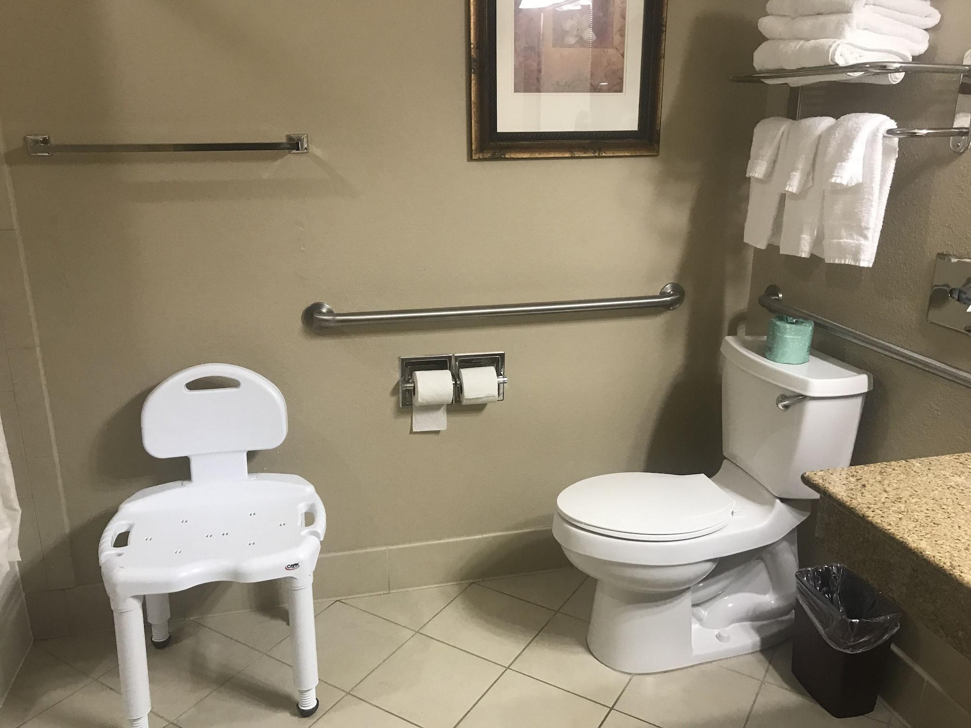 Hotel Country & By Radisson, Airport North, Fl 3*