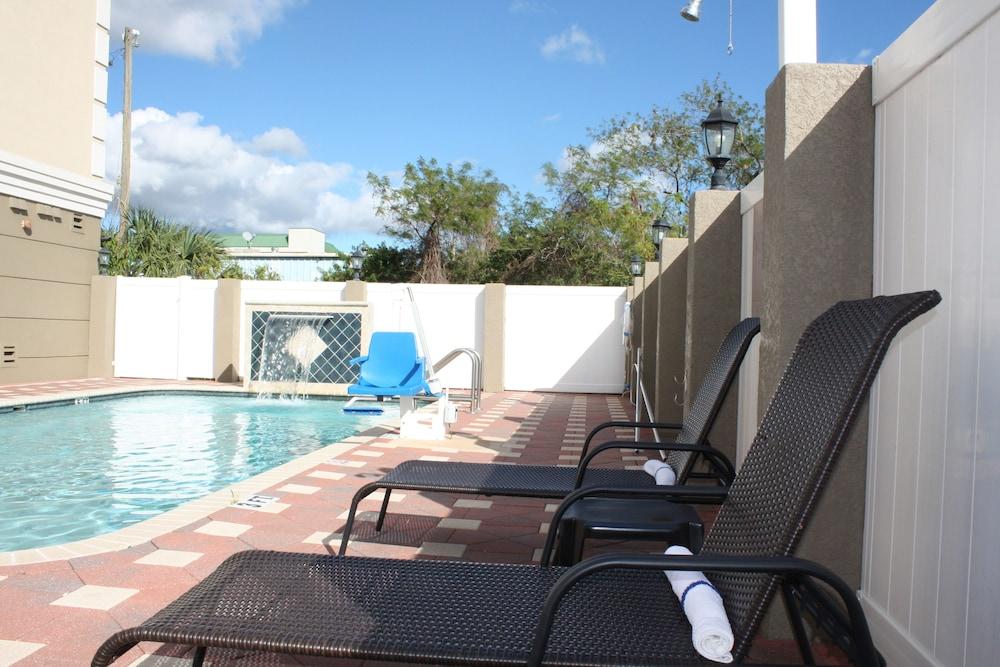 Hotel Country & By Radisson, Airport North, Fl 3*