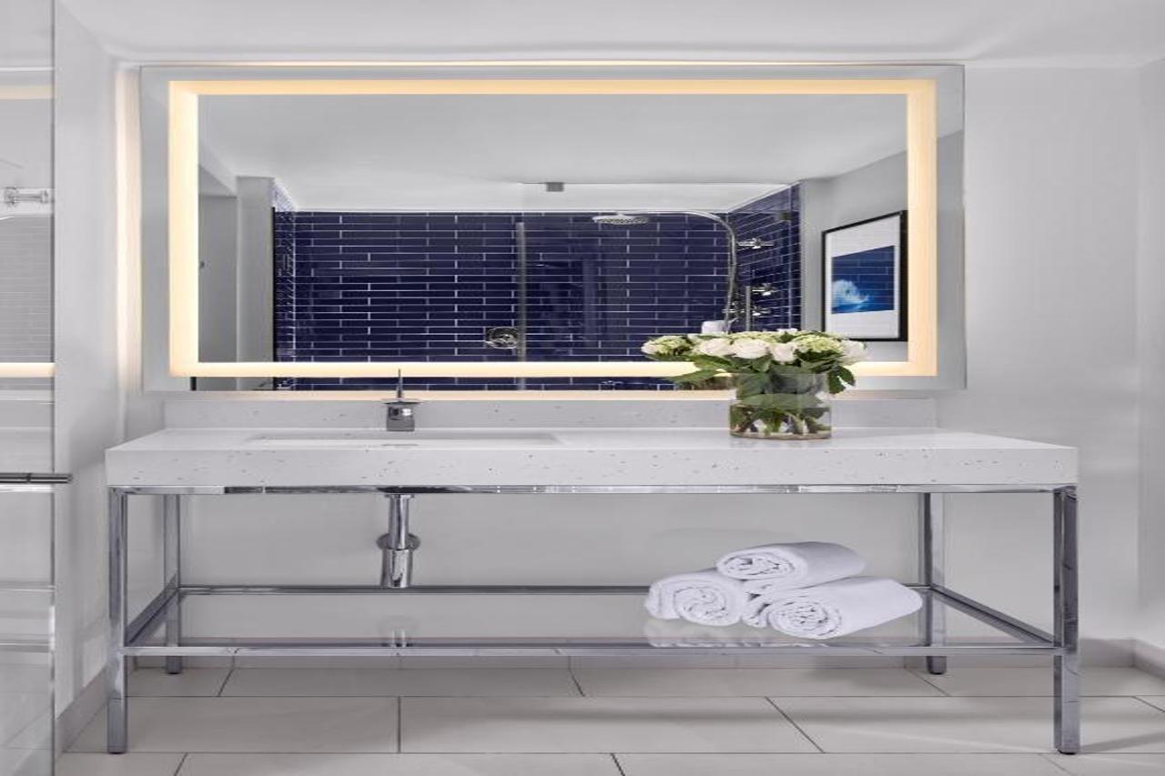 Hilton Lauderdale Marina 4*