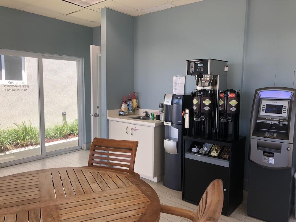 Sugar Sands Beachfront Hotel, A By The Sea Laguna Beach