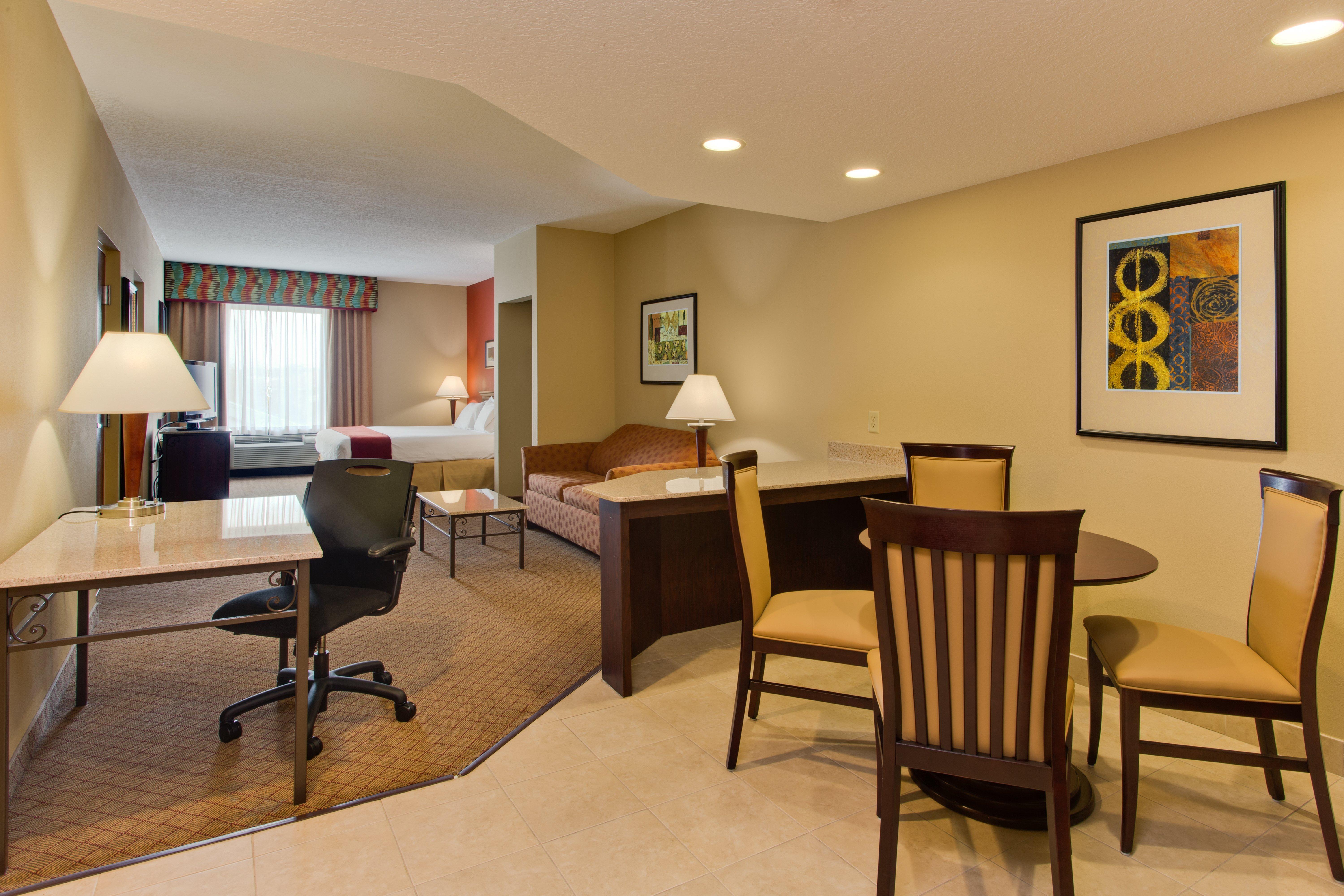 Hotel Express & Tampa-oldsmar By Ihg