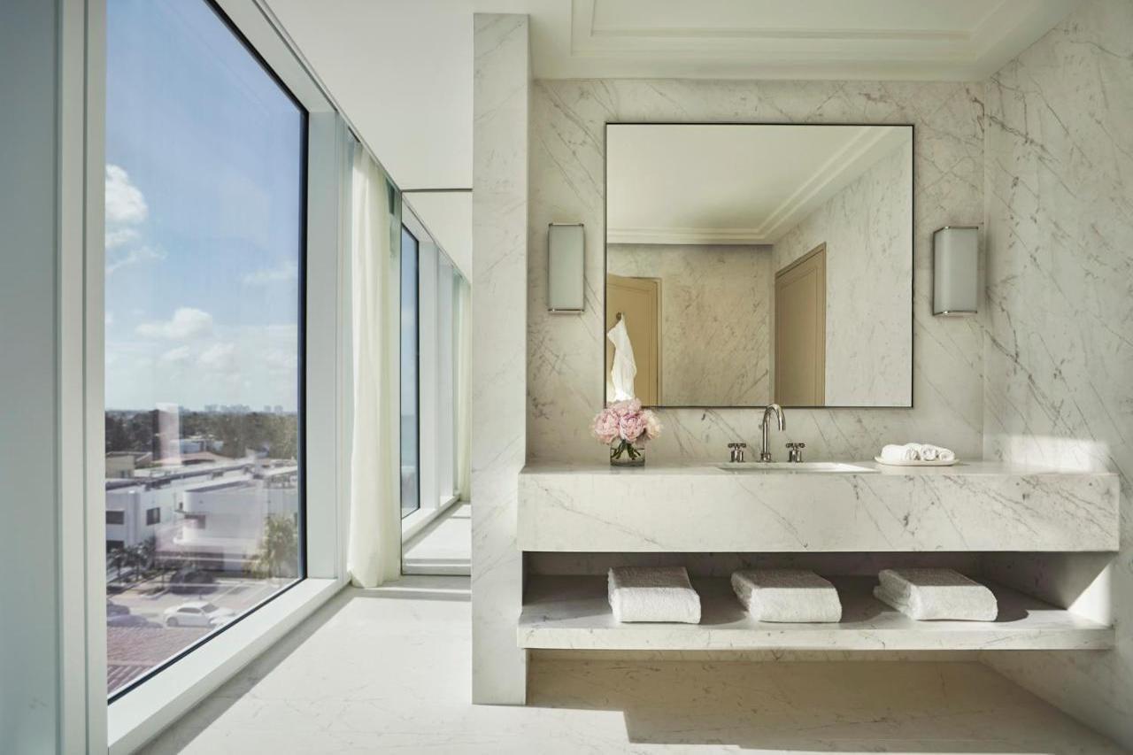 Four Seasons At The Surf Club