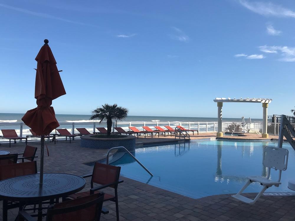 Hotel Hilton Garden Daytona Oceanfront 3*