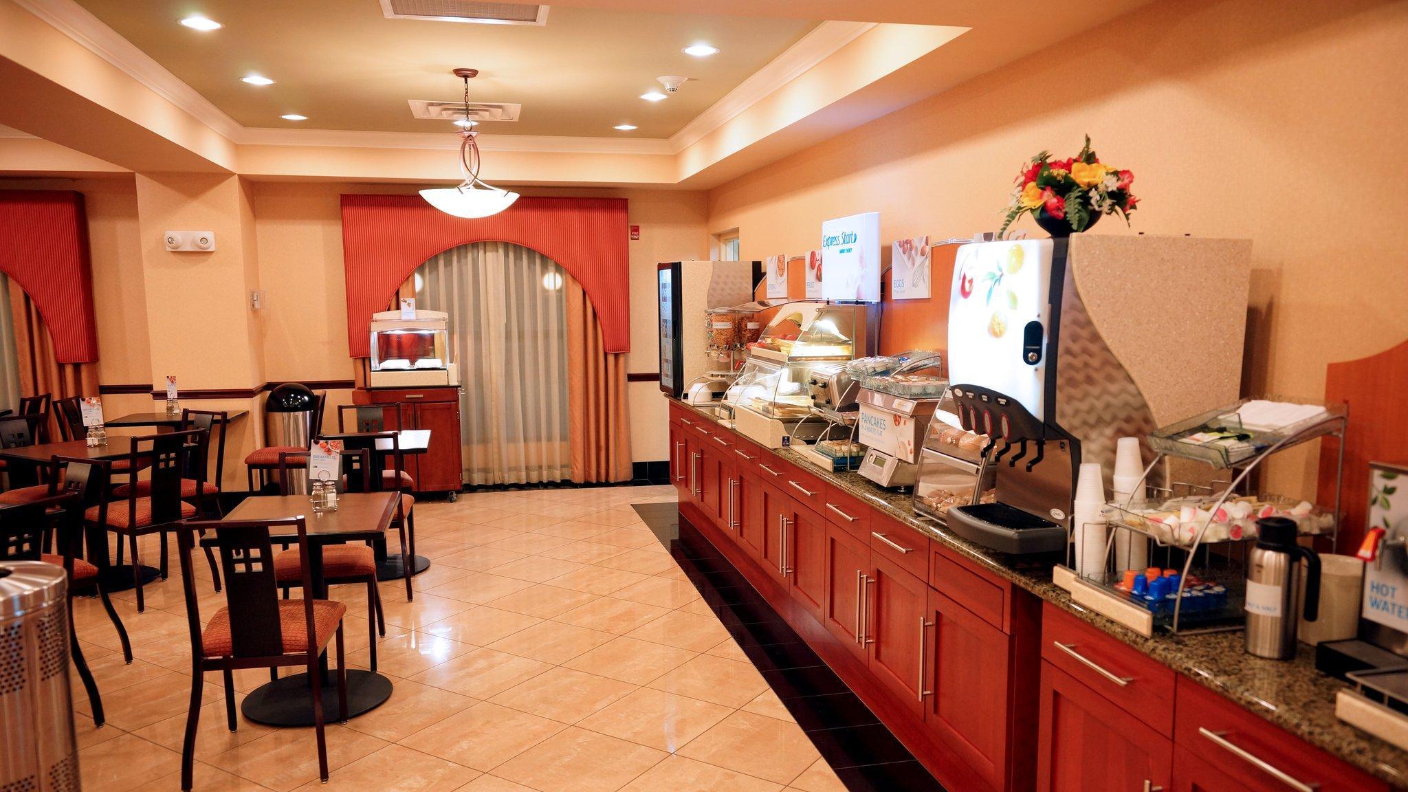 Hotel Express Stuart By Ihg