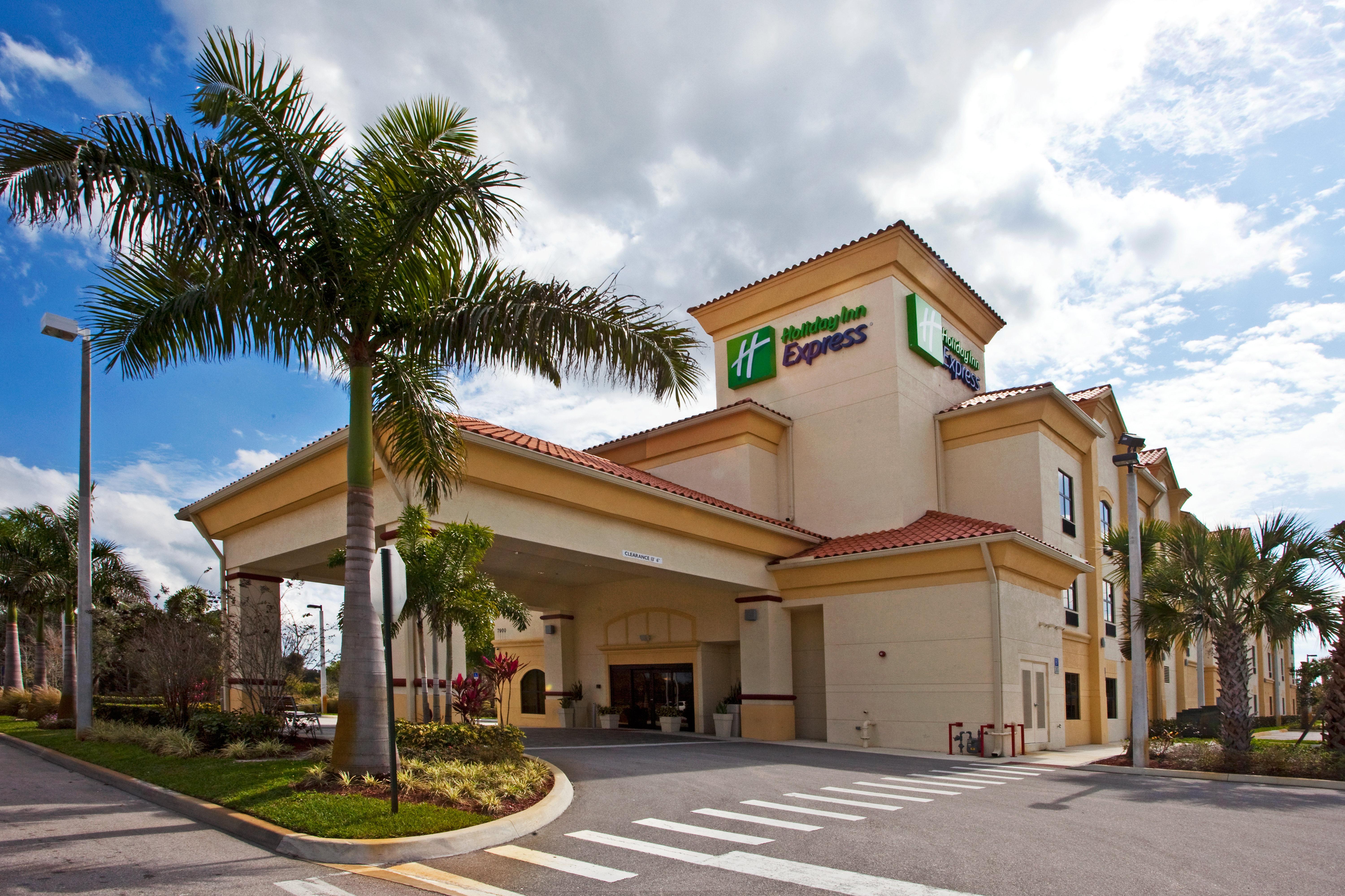 Express Stuart By Ihg Hotel 3*