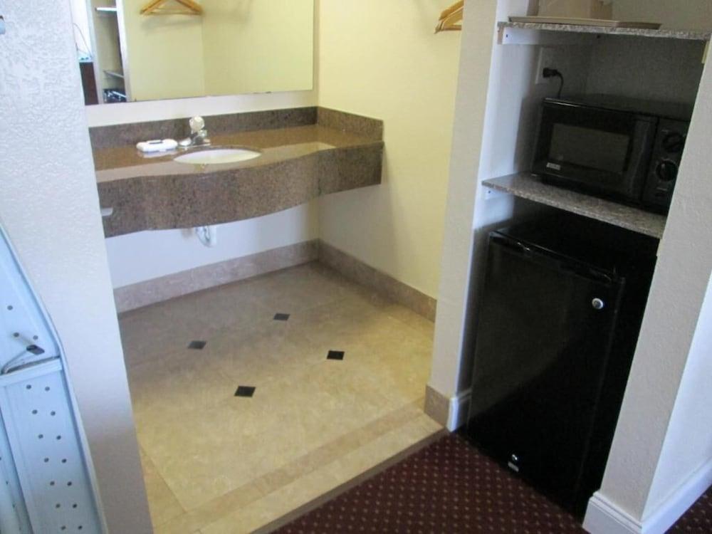 Regency Near Boardwalk & Hurlburt Field 2* Fort Walton Beach