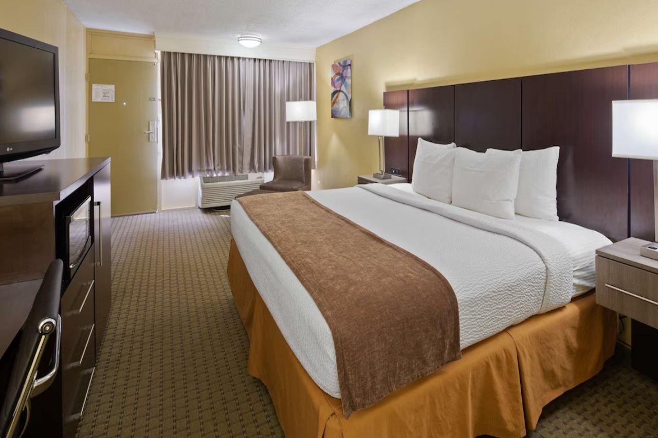 Ramada By Wyndham 3*