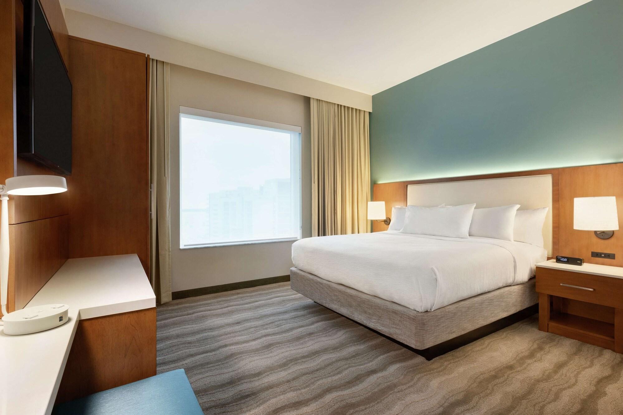 Embassy By Hilton Hotel Sarasota