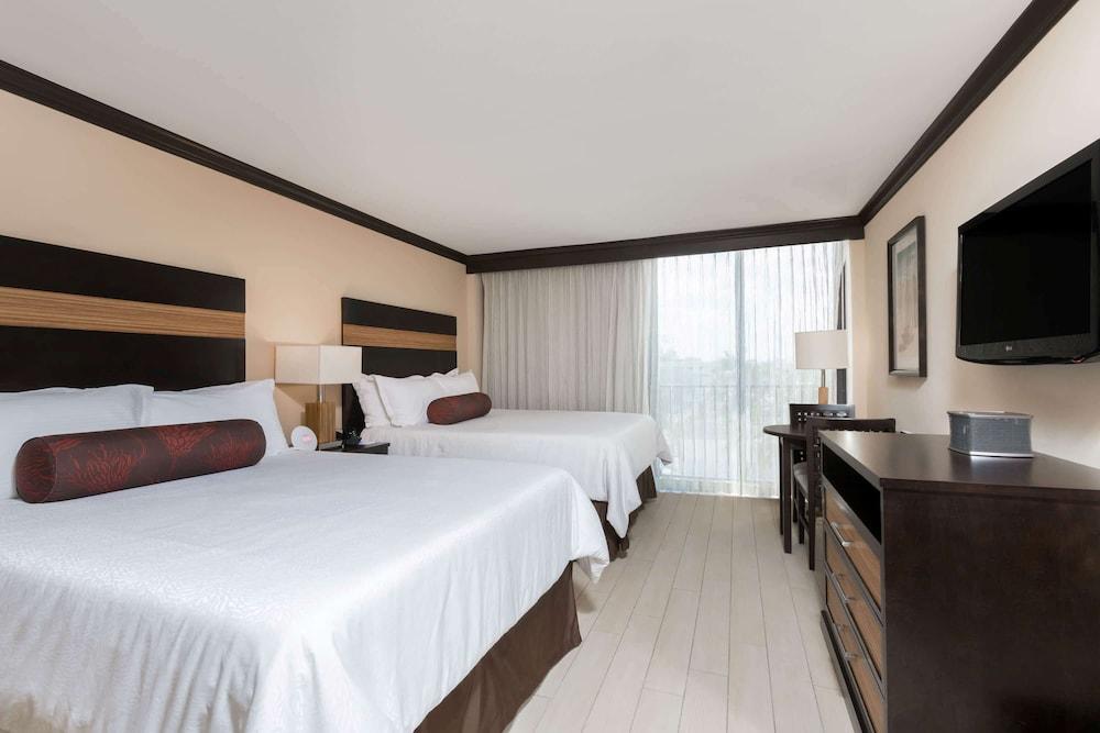 Wyndham Deerfield 3*