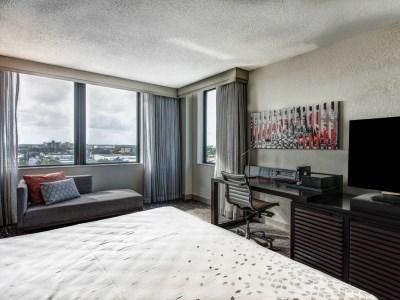 Hotel Renaissance Lauderdale Cruise Port