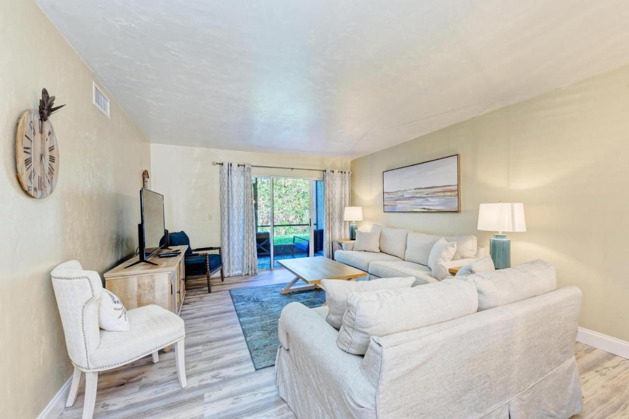 Anna Maria Island Runaway Tropical Dream-one Minute Walk To The Beach-heated Pool
