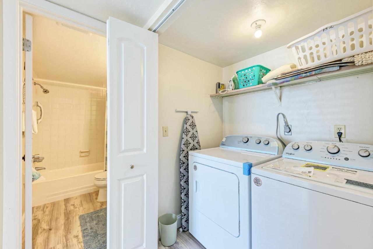 Anna Maria Island Runaway Tropical Dream-one Minute Walk To The Beach-heated Pool *
