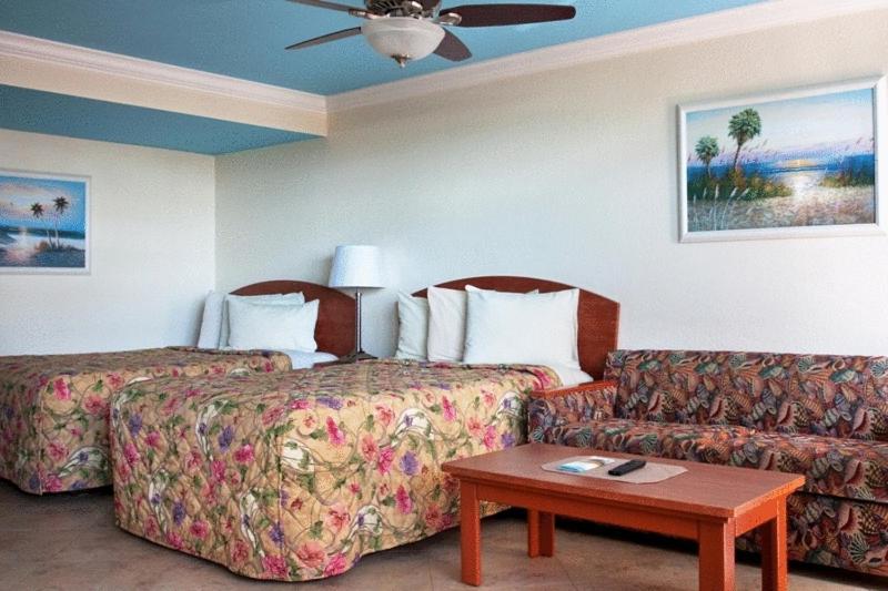 Resort Plaza - Beachfront 3*