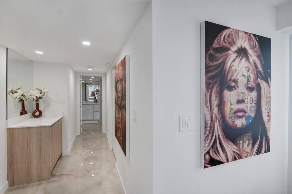 Apartment Of Dreams! Renovated With Water & Park Views