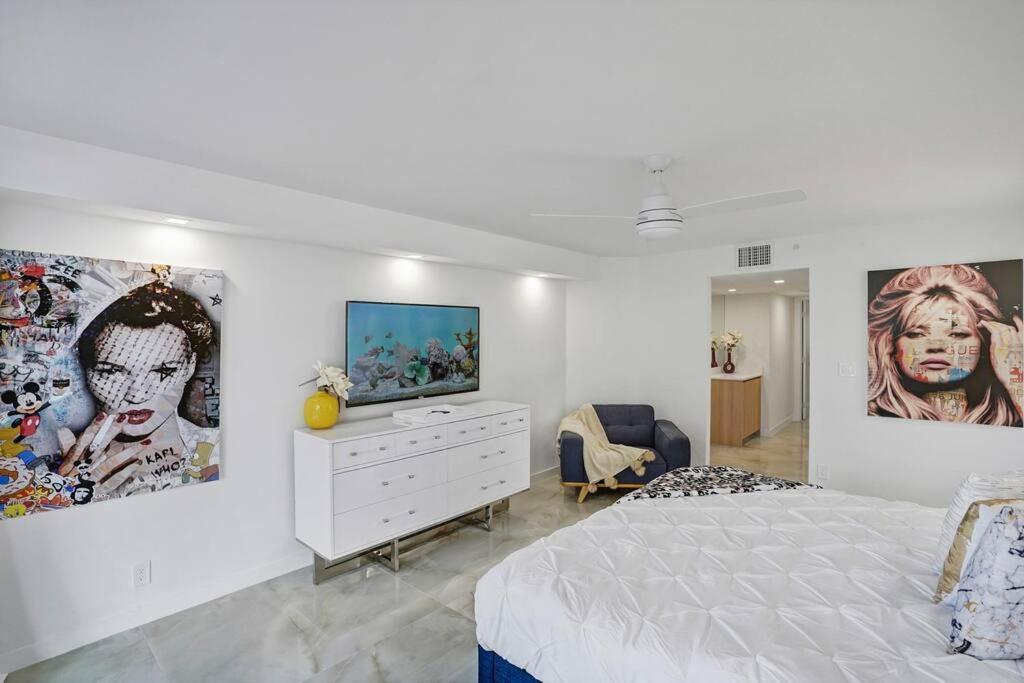 Of Dreams! Renovated With Water & Park Views Miami