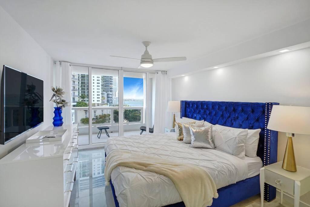 Apartment Of Dreams! Renovated With Water & Park Views