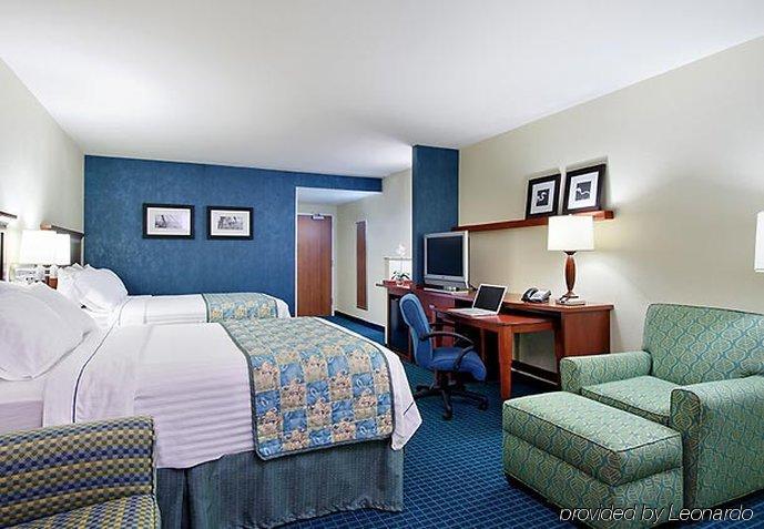 Courtyard Myers At I-75 And Gulf Coast Town Center Estero