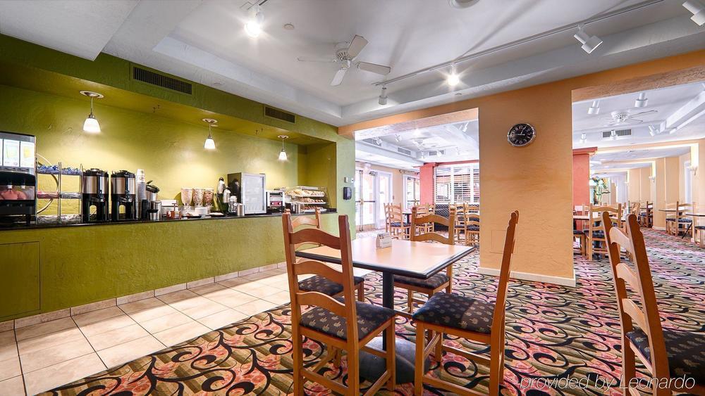Western Deerfield & Hotel