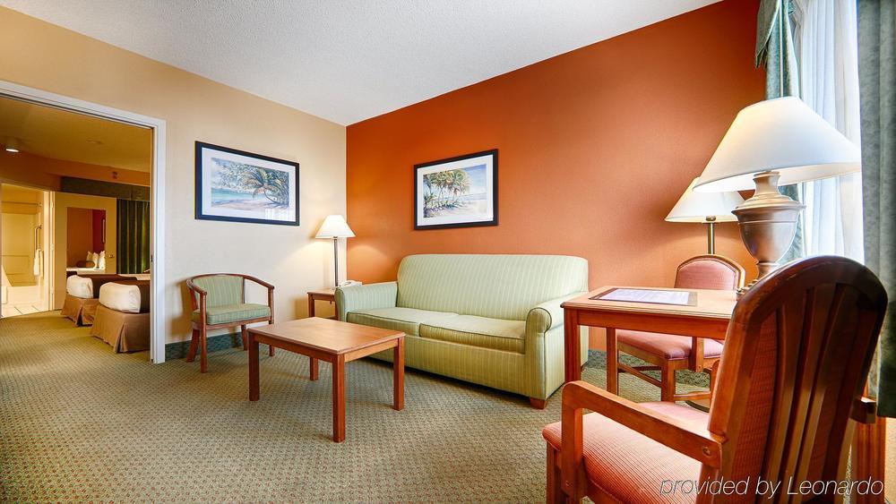 Western Deerfield & Hotel