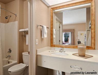 Baymont By Wyndham Motel 3*
