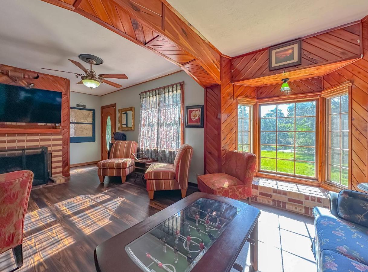 Holiday home Groups-hot Tub -pool- Private-4 Baths Tallahassee