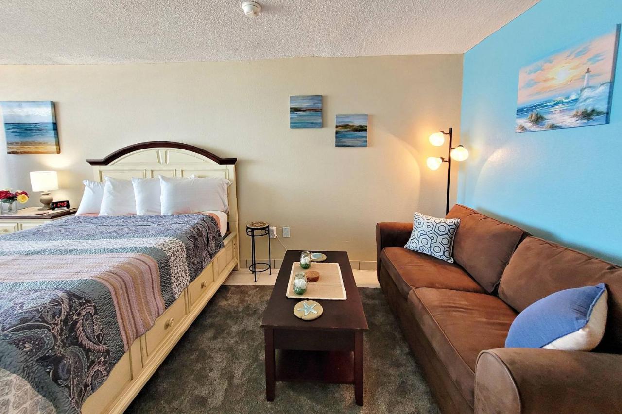 Pirates Cove Unit #209 * Daytona Beach