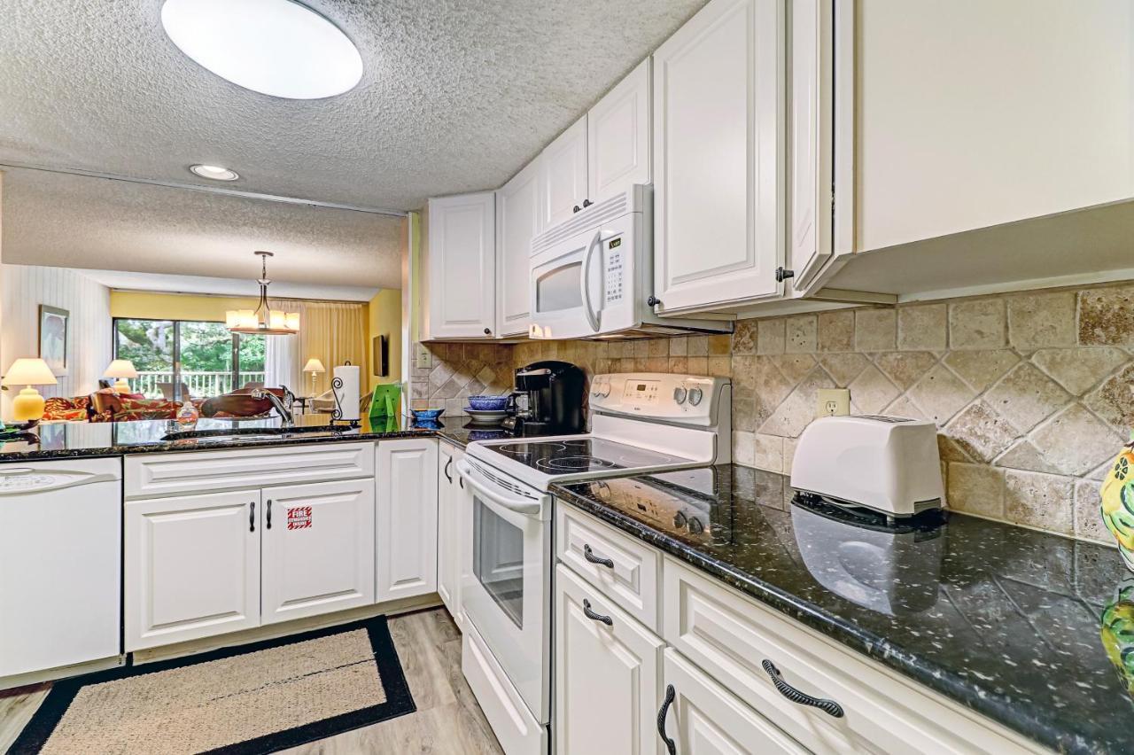 2112 Beach Wood