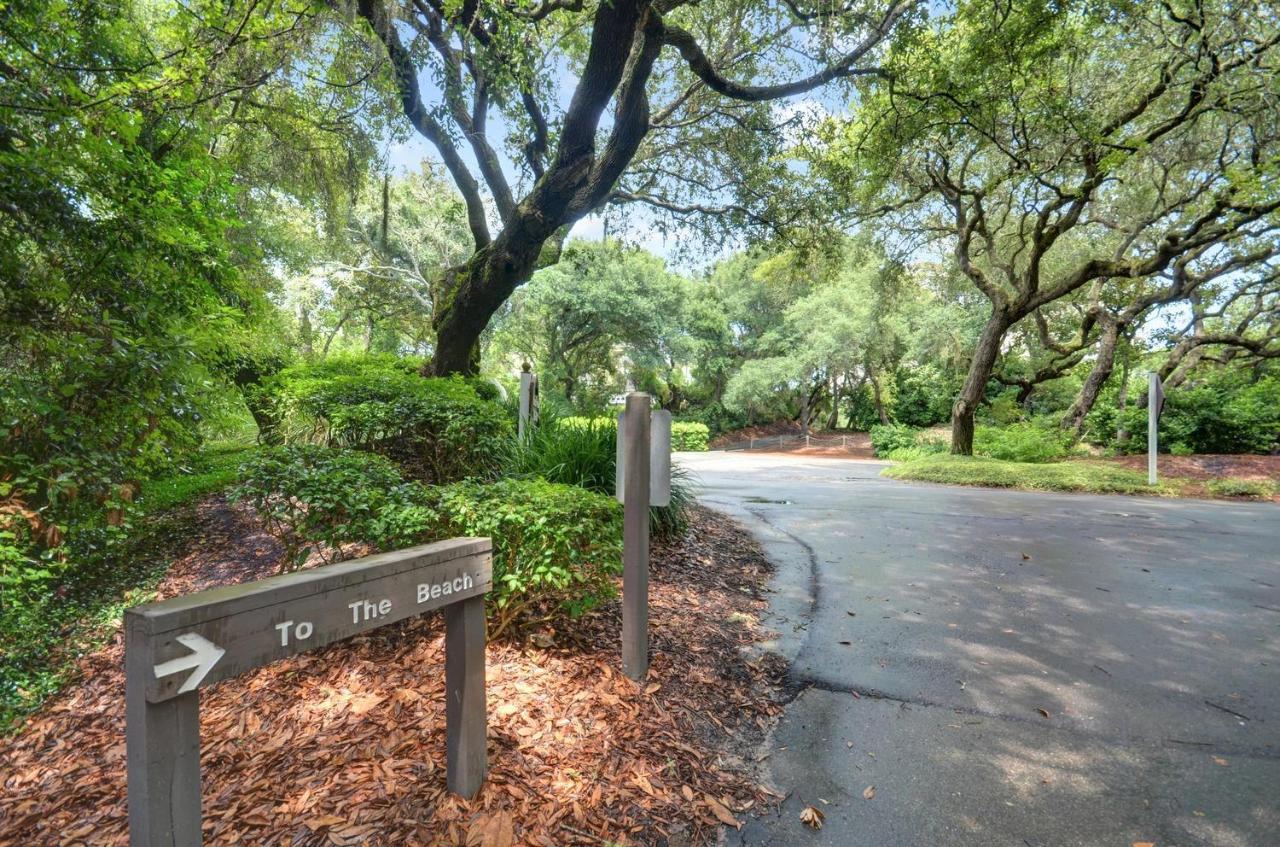 2112 Beach Wood *