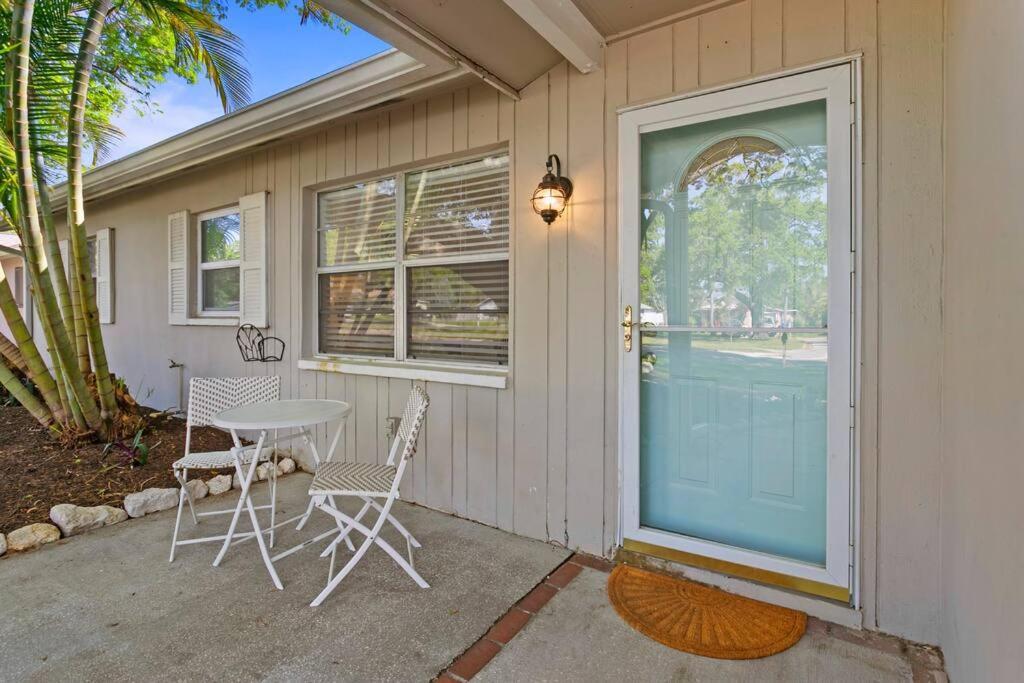 Holiday home Sunny Palm W/ Hot Tub + Fire Pit + Grill + 10 To Beach!