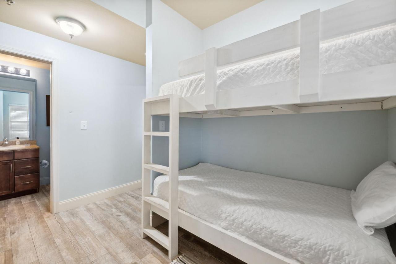 Laketown Wharf #1106 By Nautical Holiday home *