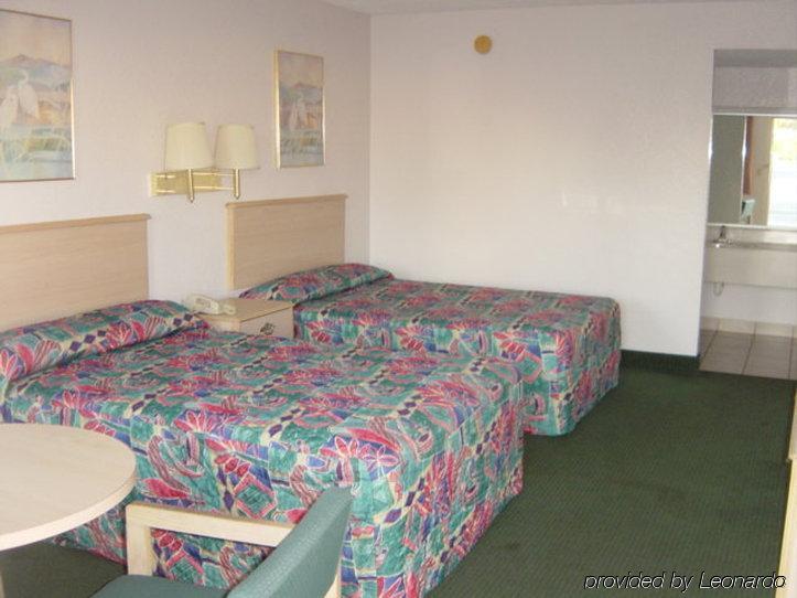 Hole The - Walton - Sunset Plaza - Nearby Beaches & Hurlburt Motel 2*