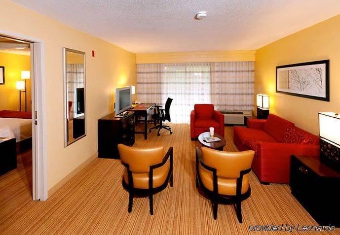 Courtyard By Marriott