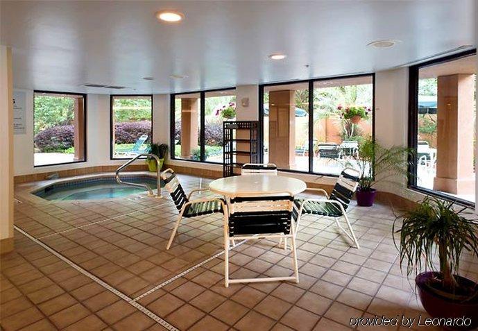 Courtyard By Marriott Pensacola
