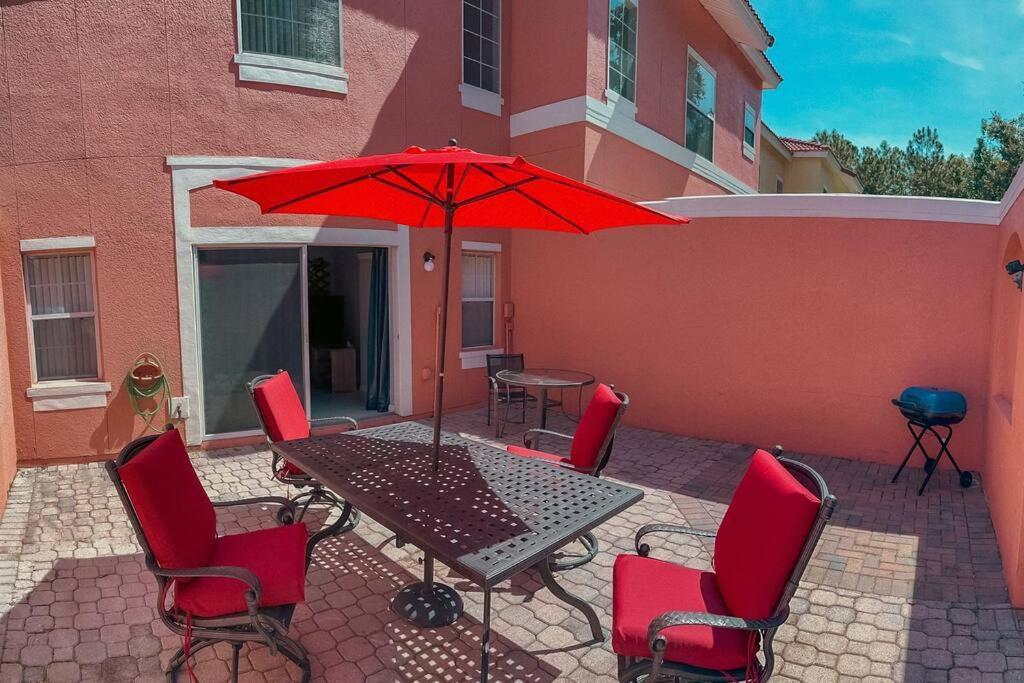 Apartment Ultimate Vacation Near Townhouse