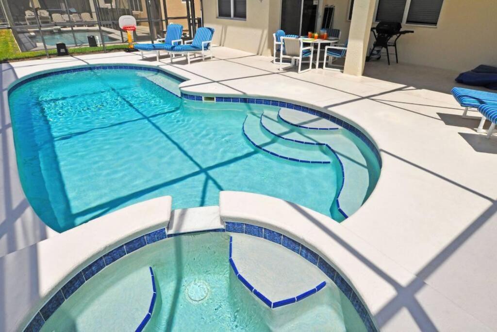Family Home, Pool, Spa, Near Champions Gate -283 Holiday home *