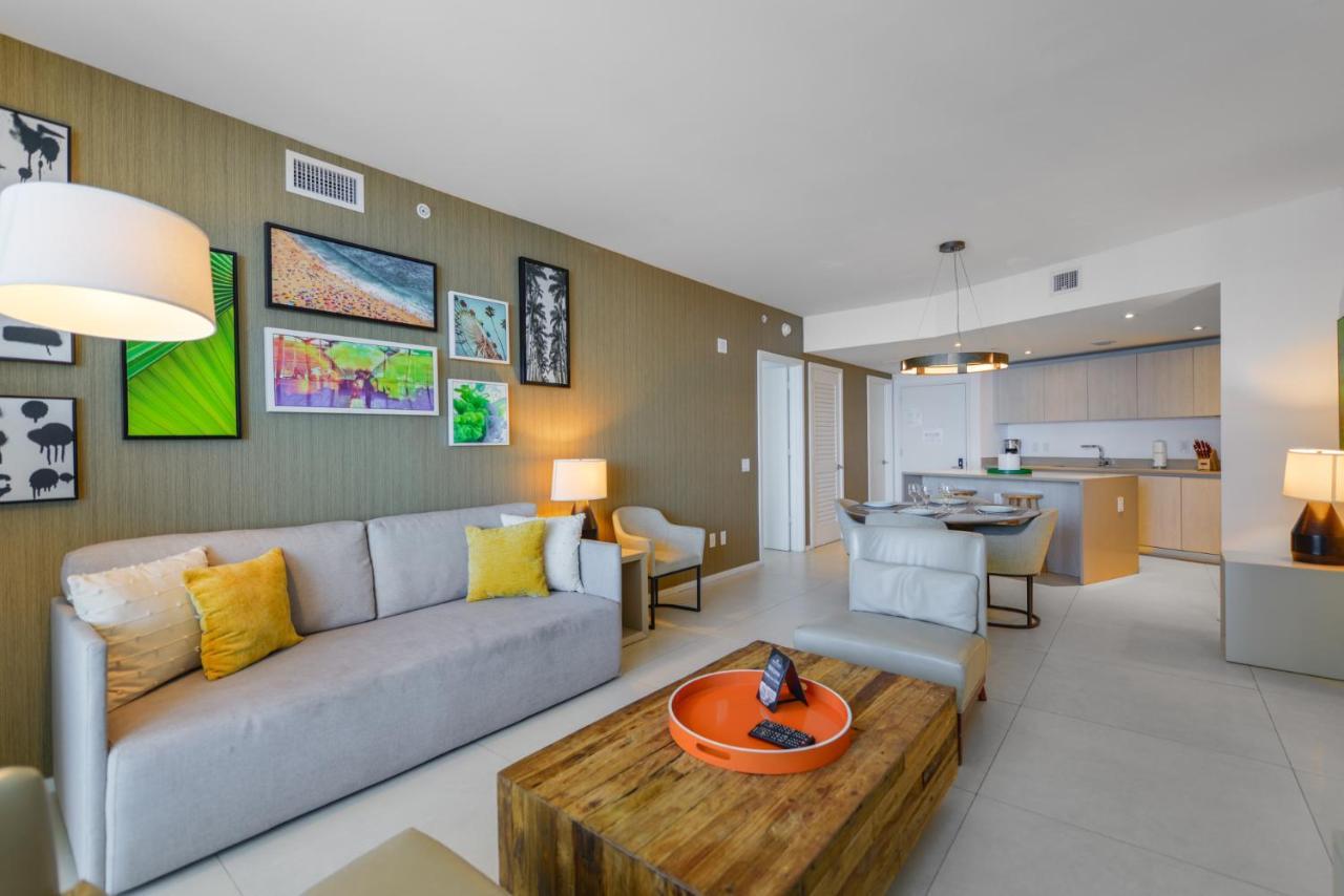 Beachside With A Mesmerizing Ocean View * Hollywood