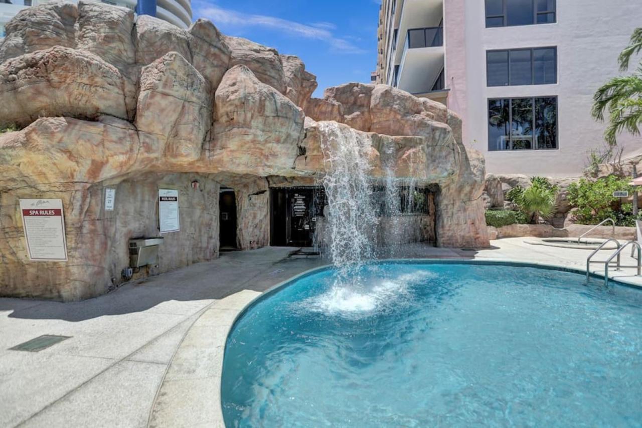 Ocean Front Penthouse 2bd 2 Balconies Ph-2 Apartment