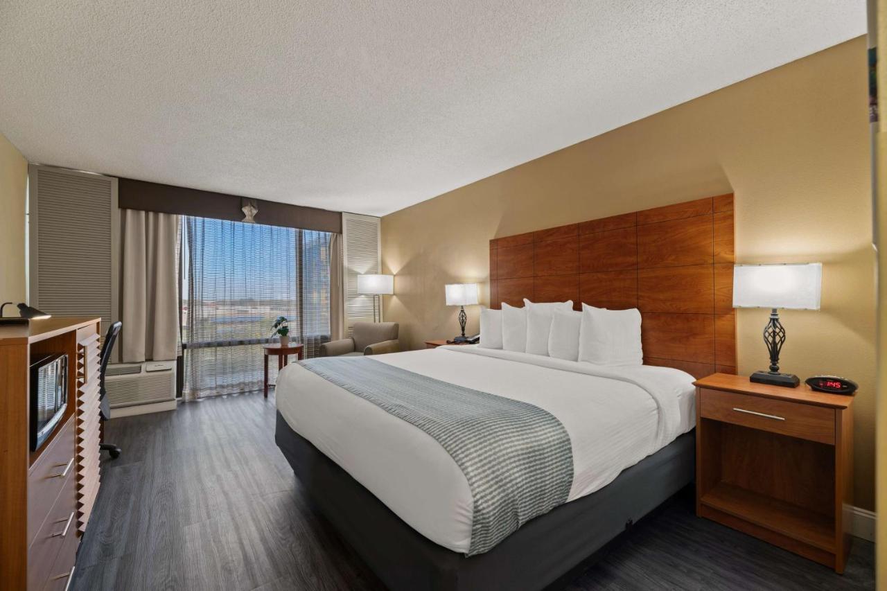 Western Gateway Hotel 4*